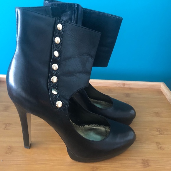 Bebe Black “Nicolette” Platform Bootie - Picture 2 of 7